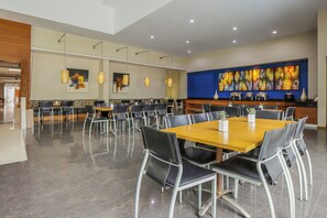 Dining - OYO 918 Hotel Senen Indah (Jakarta)