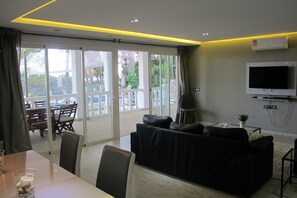 TV, DVD player - Quiet Apartment in Private Villa, Marbella (Marbella)