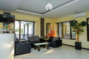 Lobby - 887 Green Hill Hotel And Convention Center (Kemuninglor)