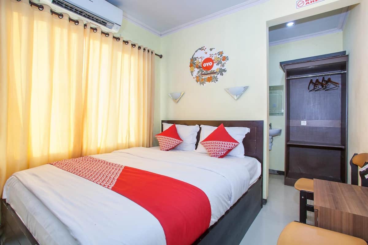 Standard Double Room | Desk, free WiFi, bed sheets