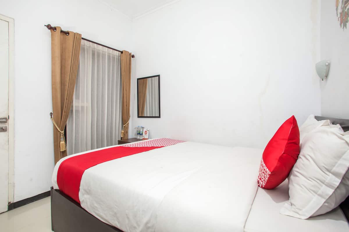 Family Suite | Desk, free WiFi, bed sheets