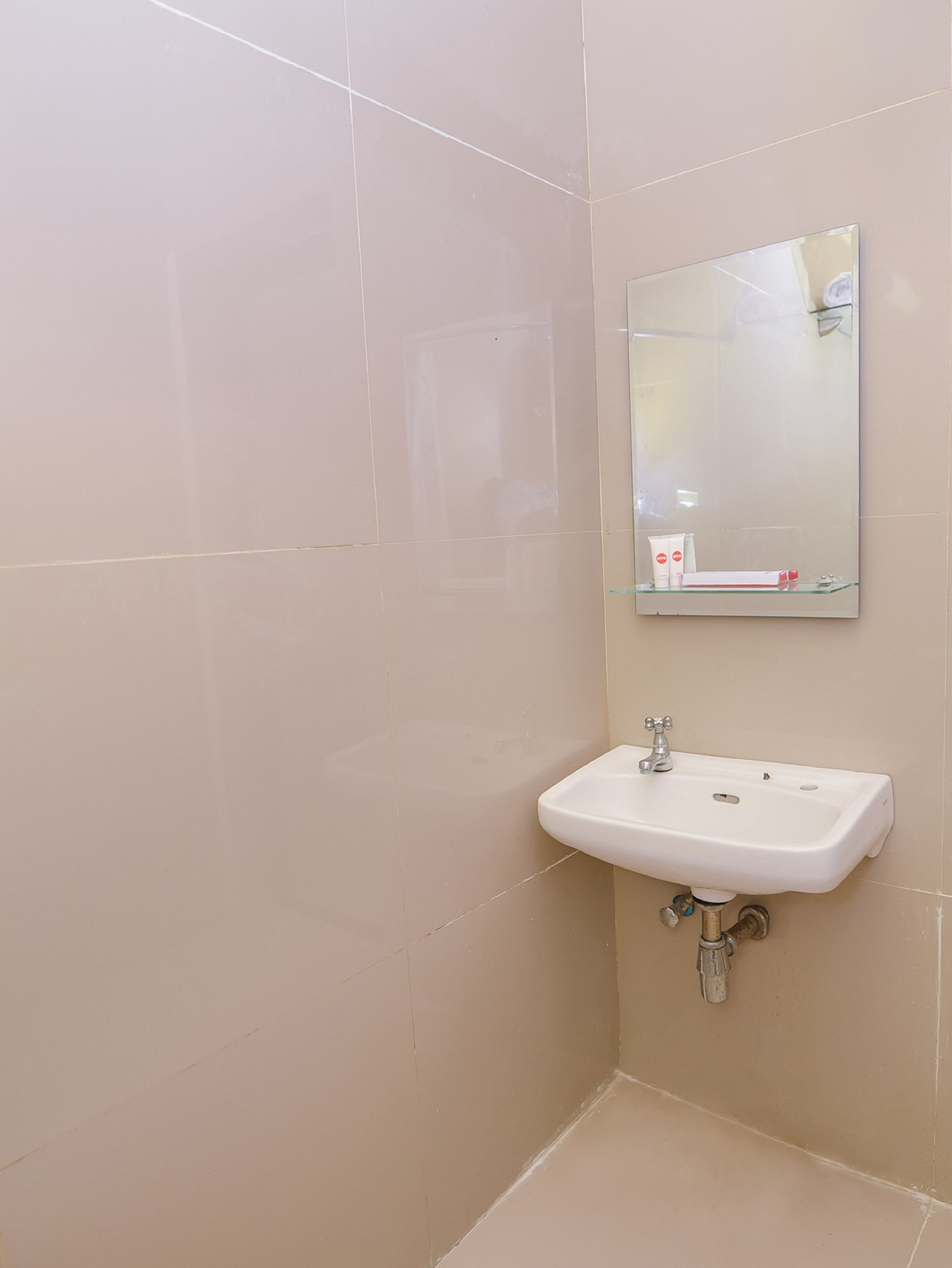 shower, rainfall showerhead, towels