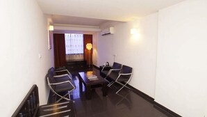 Standard Double or Twin Room, Multiple Beds, City View | Living area - METRO PARK INN (Coimbatore)