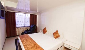 In-room safe, individually furnished, blackout drapes, soundproofing - METRO PARK INN (Coimbatore)