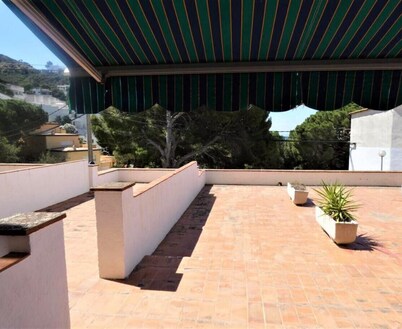 Apartment in Canyelles beach AV-38