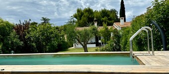 N084 - Numana, villa with garden and pool