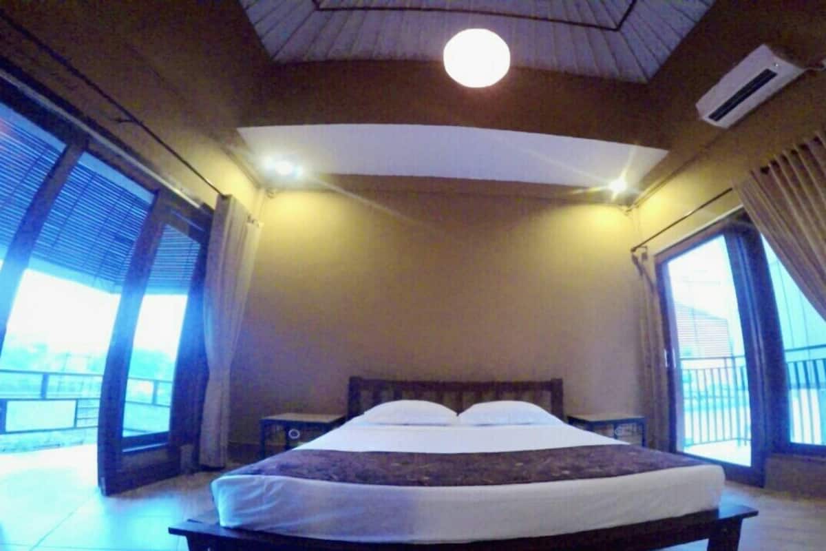 Basic Room | Desk, WiFi (free), bed sheets