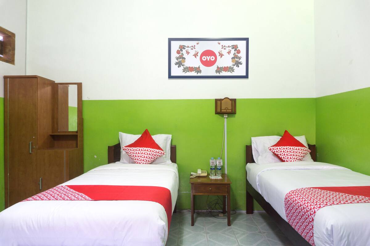 Deluxe Twin Room | Desk, WiFi (free), bed sheets
