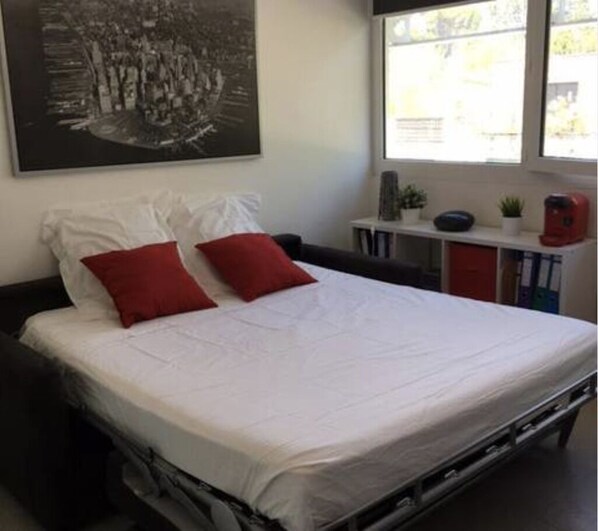 1 bedroom, iron/ironing board, bed sheets