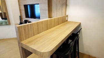 家庭套房 | 1 間睡房、書桌、手提電腦工作空間、免費 Wi-Fi