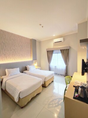 华丽双床房 | 办公桌、笔记本电脑工作区、免费 WiFi、床单