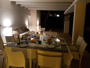 Outdoor dining