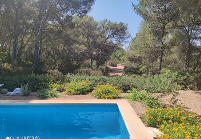 Luxury detached villa with 200 meters and 1000 meters independent plot in Son Parc
