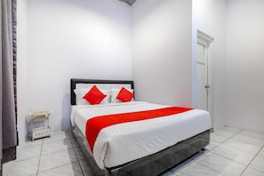 Caja de seguridad en la habitación y escritorio 