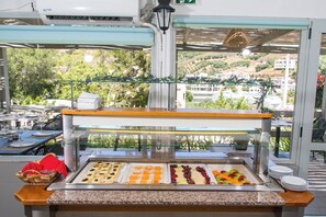 Free daily self-serve breakfast - Resol Hotel (Mylopotamos)