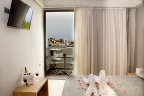 Double or Twin Room, Garden View | Desk, free WiFi, bed sheets - Resol Hotel (Mylopotamos)