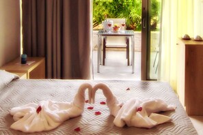 Double or Twin Room, Garden View | Desk, free WiFi, bed sheets - Resol Hotel (Mylopotamos)