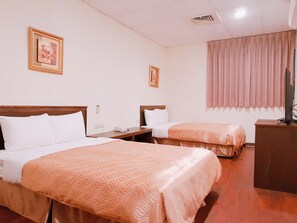 Family Quadruple Room | Free WiFi, bed sheets - Blue Ocean Hotel (Kaohsiung)