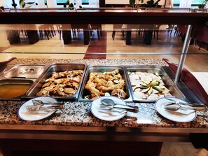 Thức ăn và đồ uống