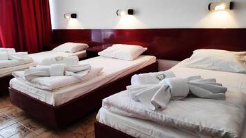 セーフティボックス (室内)、デスク、アイロン / アイロン台、ベビーベッド