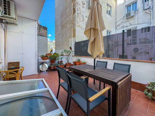 Outdoor dining - Gladiator Apartment by Hello Homes Sitges (Sitges)