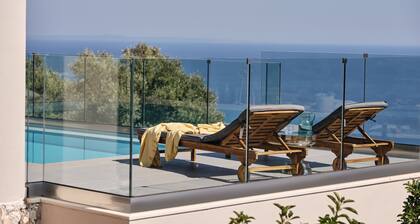 Thea lux natur villa