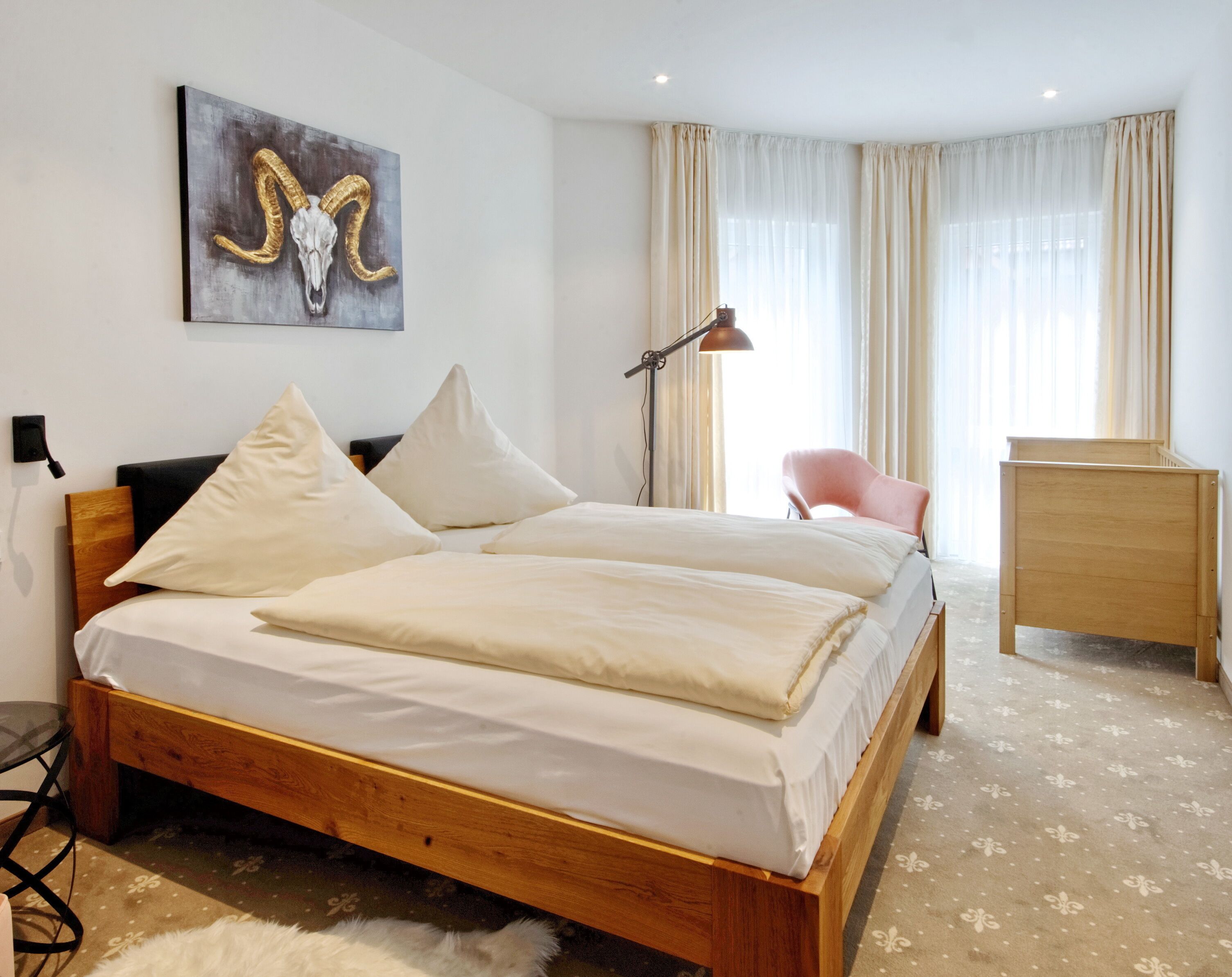 1 bedroom, hypo-allergenic bedding, minibar, in-room safe