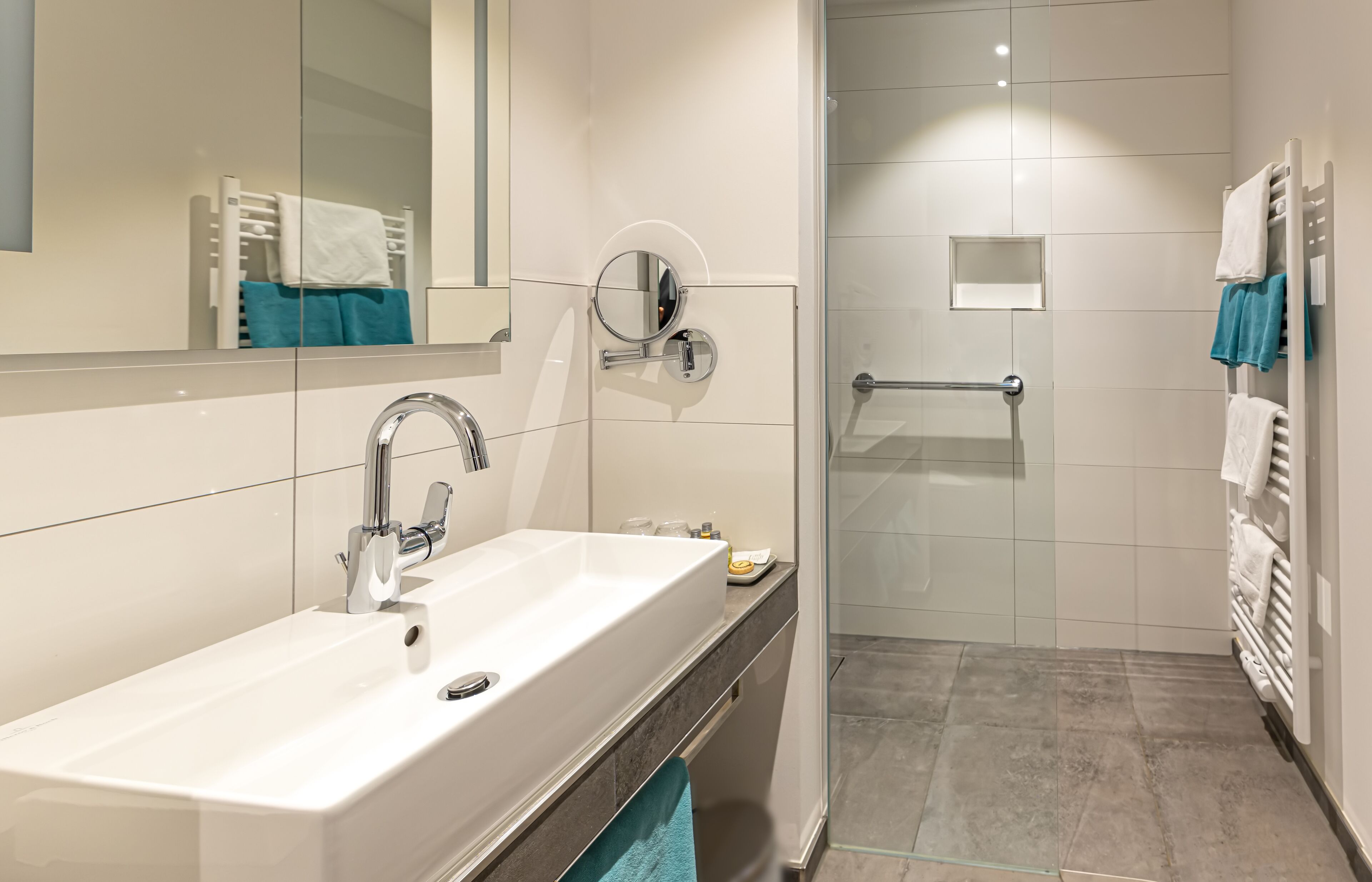 shower, free toiletries, hair dryer, slippers