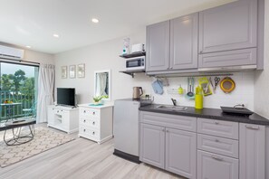 Standard Studio | Private kitchen - Title Residencies by Phuket Apartments (Sa Khu)