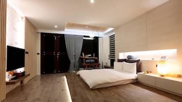 Deluxe Quadruple Room | Gebar bulu kapas, langsir/tirai gelap terus, kalis bunyi, cadar katil