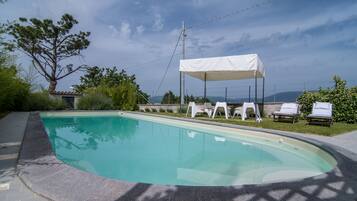 Piscine extérieure, piscine chauffée