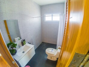 Ducha, cabezal de ducha tipo lluvia, artículos de tocador gratuitos