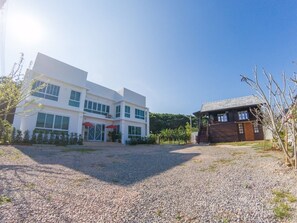 Fachada de la propiedad