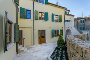 Façana frontal de l'allotjament