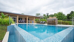 Piscine extérieure
