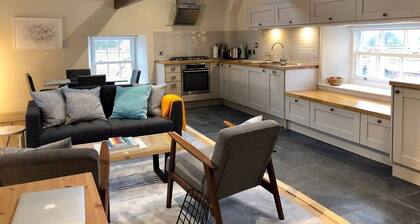 Stylish Wells penthouse with Cathedral views