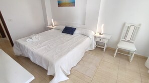 2 bedrooms, iron/ironing board, free WiFi, bed sheets - Canarian Village House (Arona)
