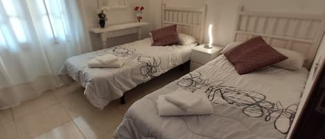 2 Schlafzimmer, Bügeleisen/Bügelbrett, kostenloses WLAN, Bettwäsche