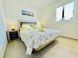 3 bedrooms, iron/ironing board, free WiFi, bed sheets - Apartamento Azul (Villamartin) (Orihuela Costa)
