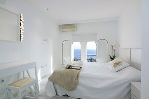 4 bedrooms, iron/ironing board, free WiFi