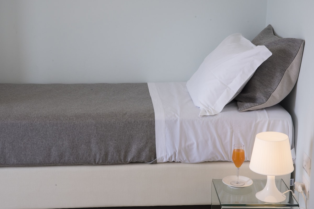Quarto solteiro clássico, 1 cama de solteiro (Teatro Massimo) | Frigobar, escrivaninha, quartos à prova de som, Wi-Fi de cortesia