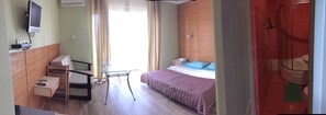 Habitación doble estándar, balcón | Wifi gratis y ropa de cama