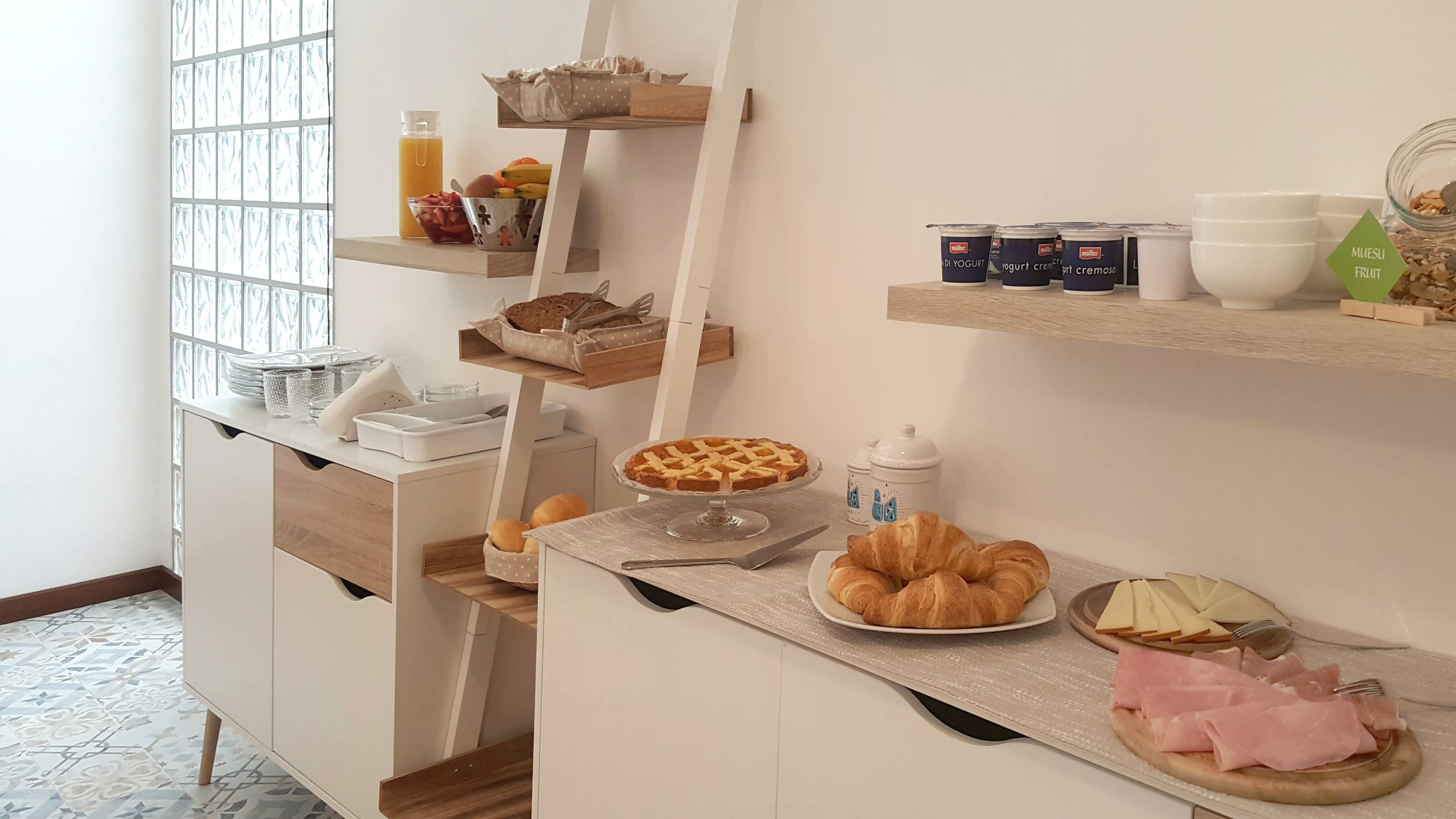 Free daily buffet breakfast