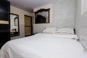 2 bedrooms - Luxurious villas on rent for parties. (Mumbai)
