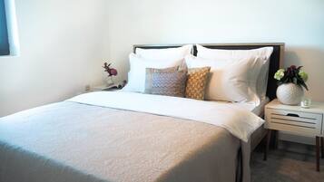 免费婴儿床、免费 WiFi、床单