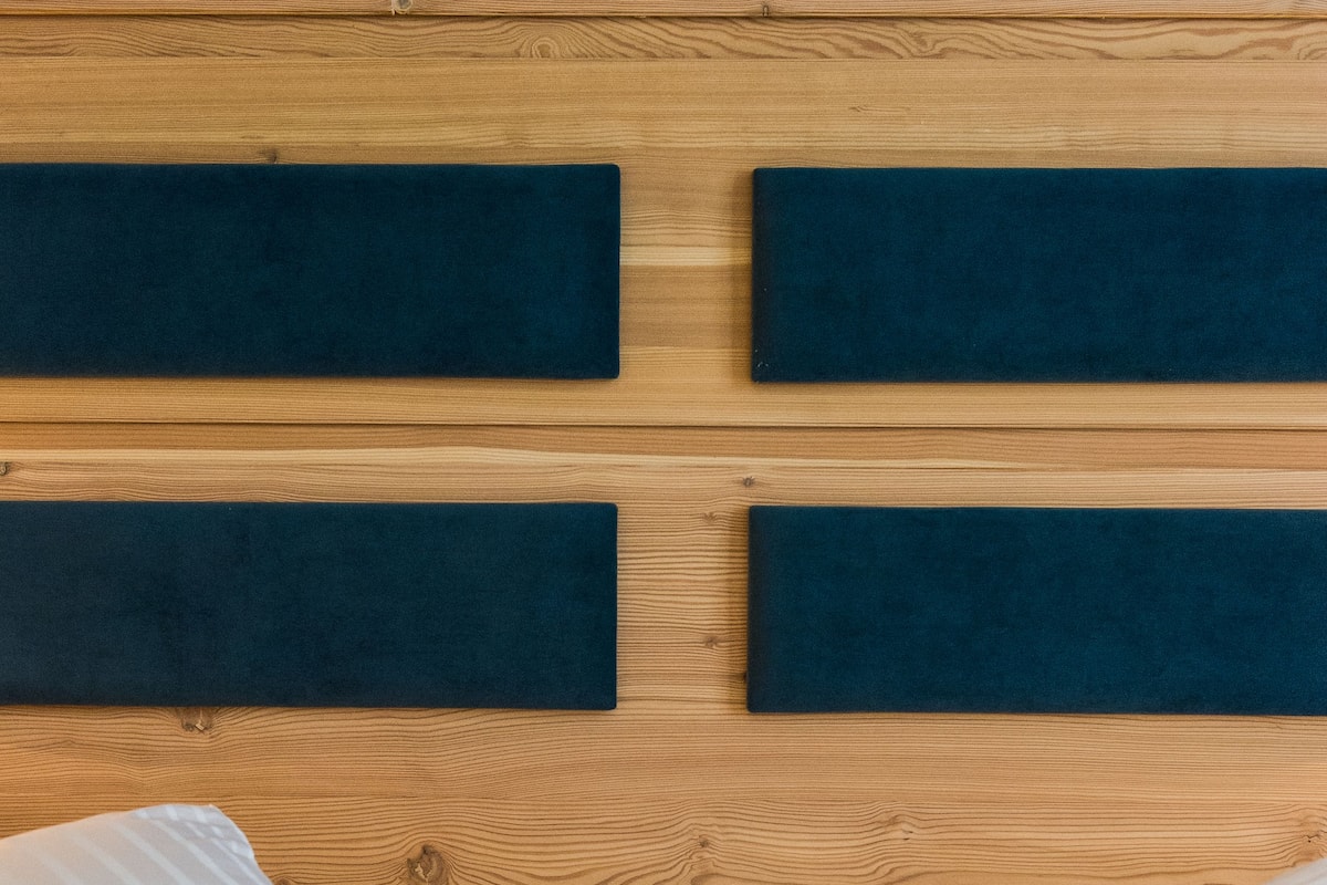 Caja de seguridad en la habitación, wifi gratis y ropa de cama