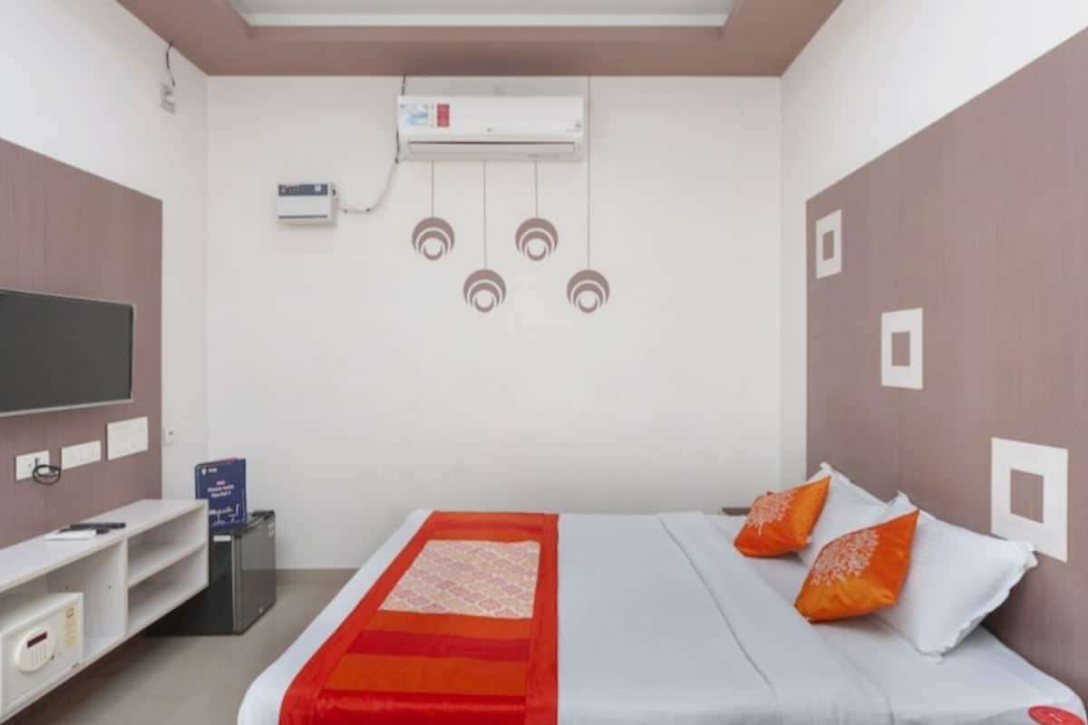 Caja de seguridad en la habitación, insonorización y ropa de cama 