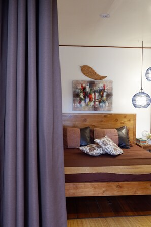Individually decorated, laptop workspace, free WiFi, bed sheets