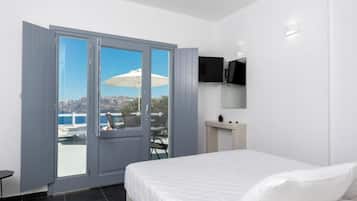 Camera Deluxe, 1 letto queen, vista mare | Una cassaforte in camera, con stile personalizzato