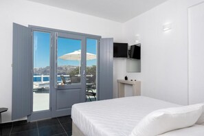 Deluxe Room, 1 Queen Bed, Sea View | In-room safe, individually decorated, individually furnished, free WiFi - Pancratium villas & suites (Santorini)